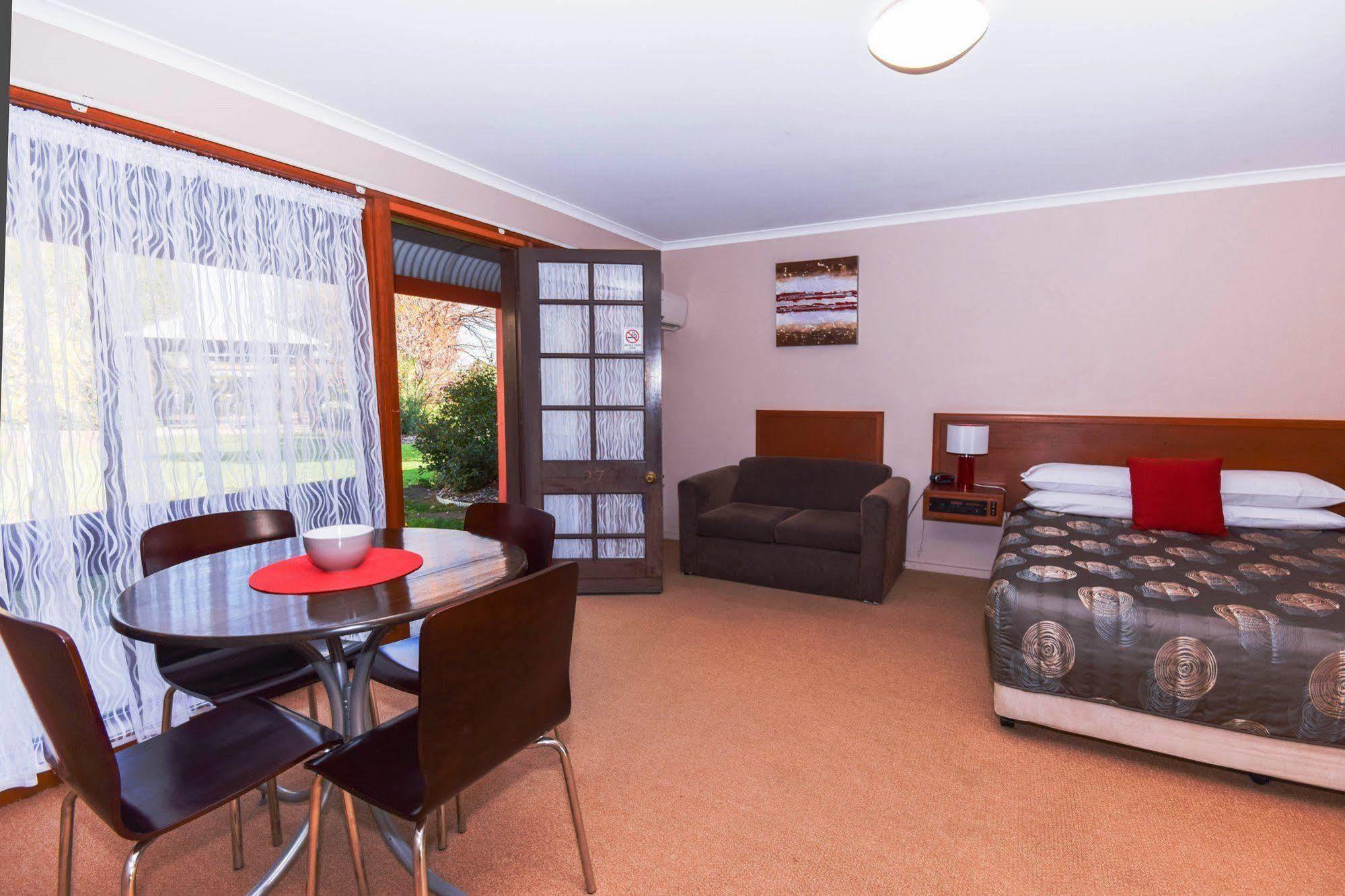 River Country Inn (Adults Only) Moama Kültér fotó