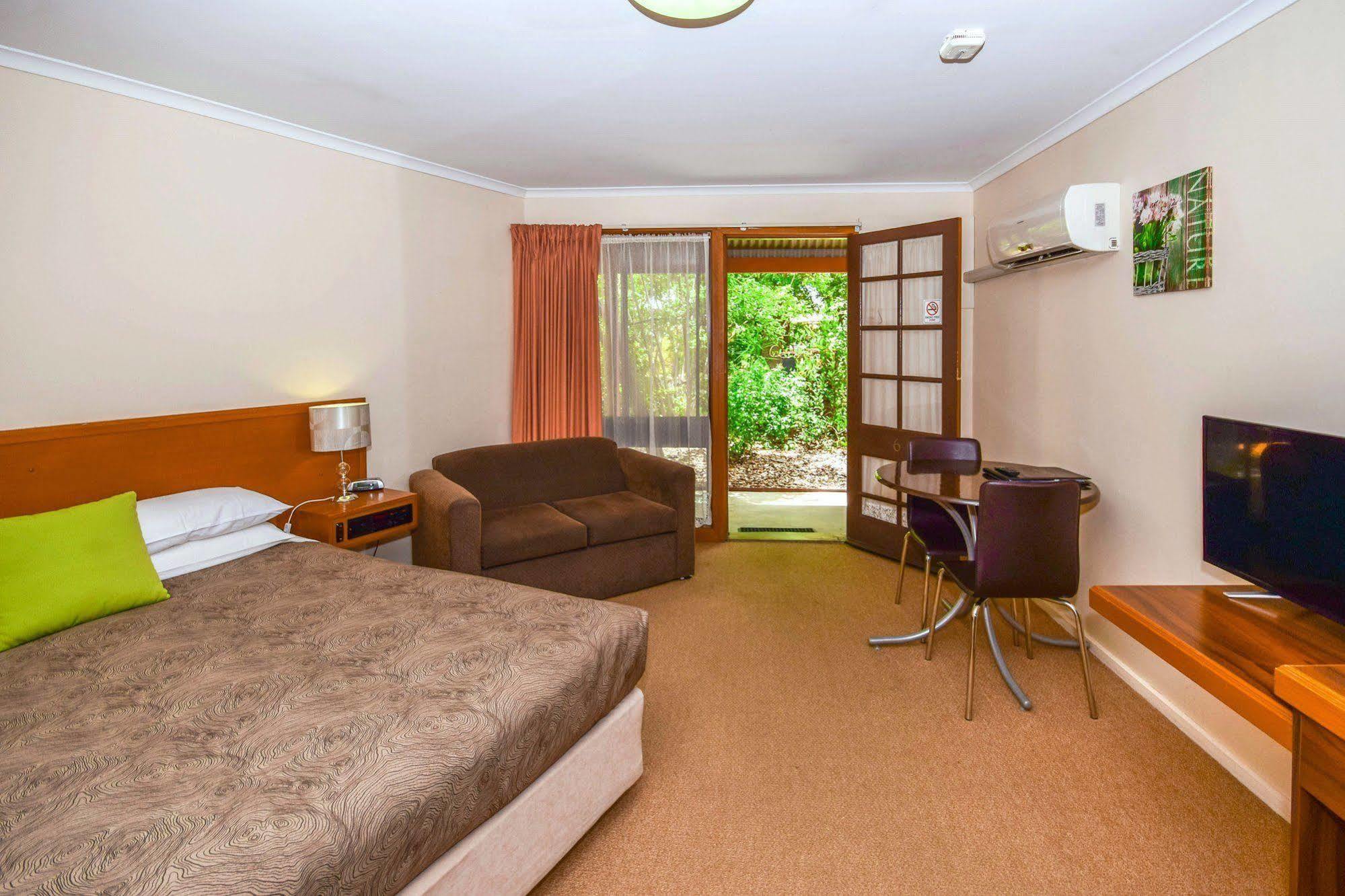 River Country Inn (Adults Only) Moama Kültér fotó