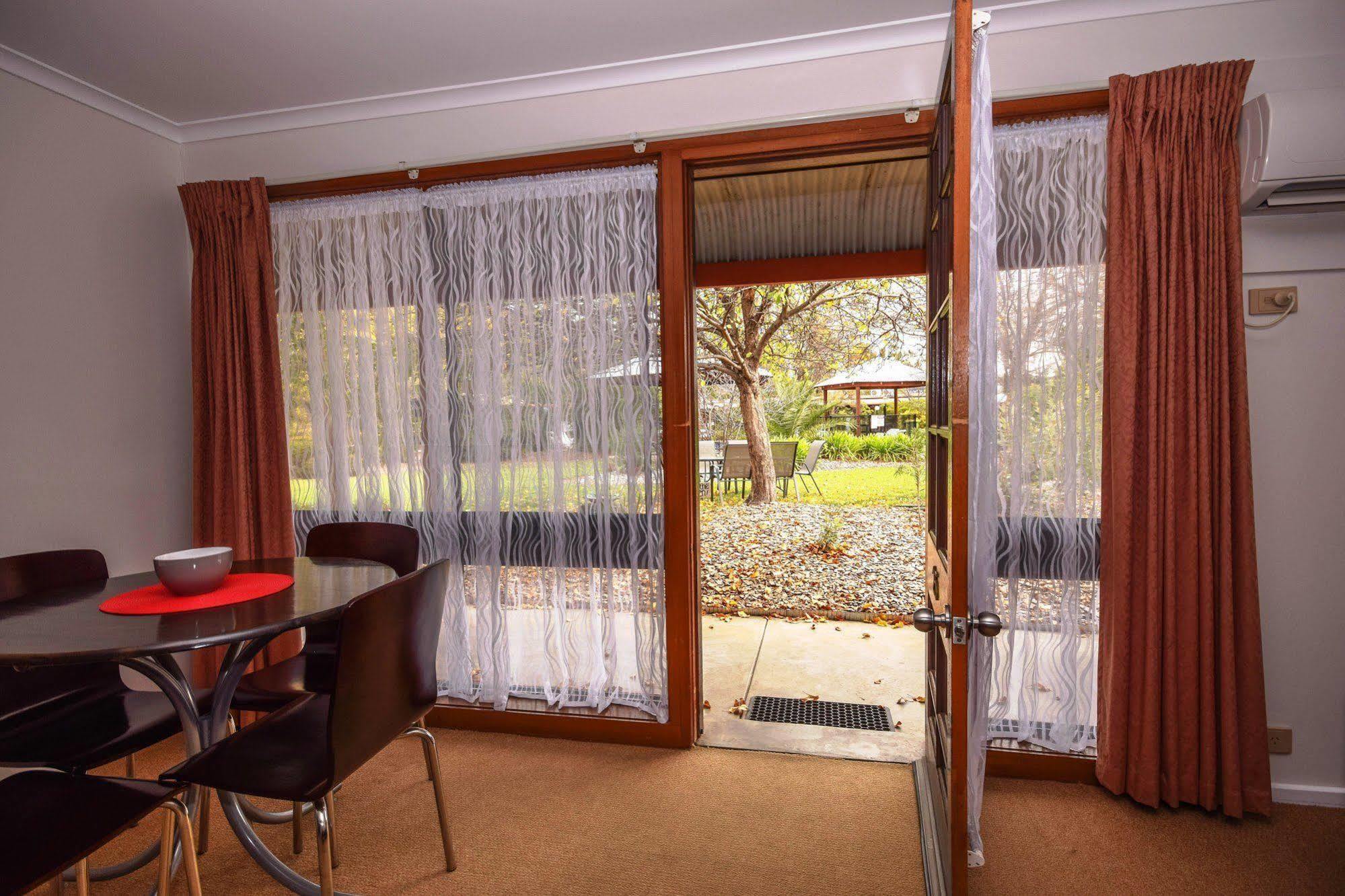 River Country Inn (Adults Only) Moama Kültér fotó