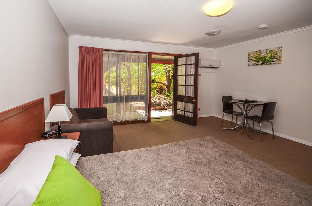 River Country Inn (Adults Only) Moama Szoba fotó